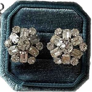 Vintage 50s WEISS Snowflake Clear Rhinestone Earrings Clip Back Prong Set Signed